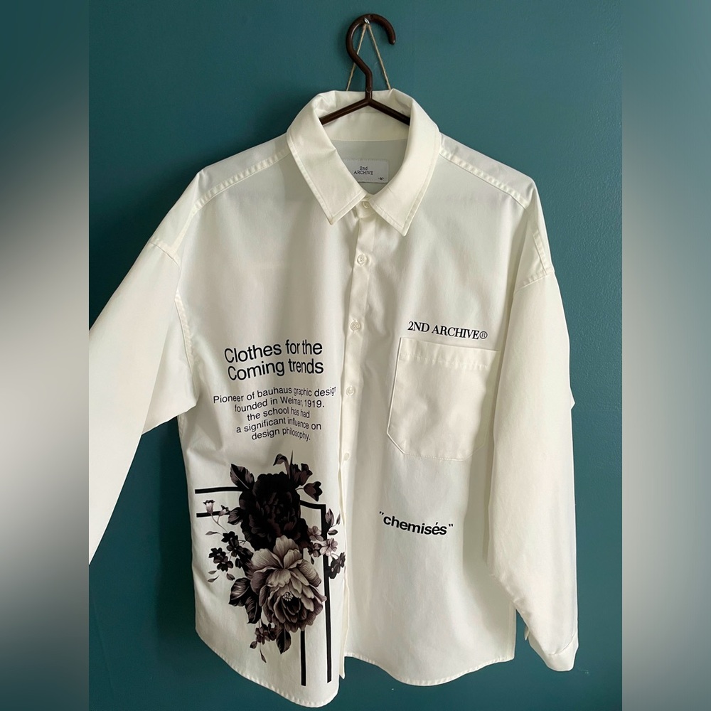 Simons Simons 2nd Archive
Relaxed Fit Graphic Button-Up Shirt